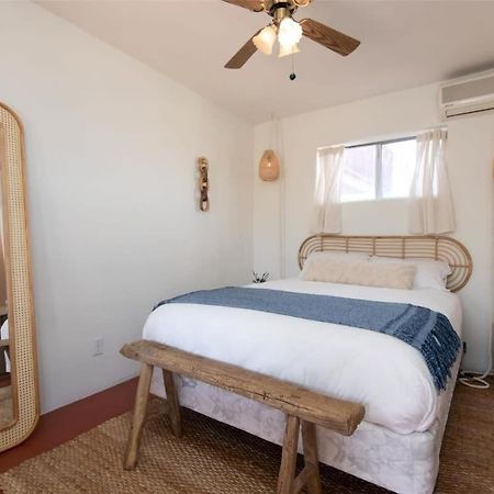 Renovated Lodge - Room 2 With Pool Access Joshua Tree Εξωτερικό φωτογραφία