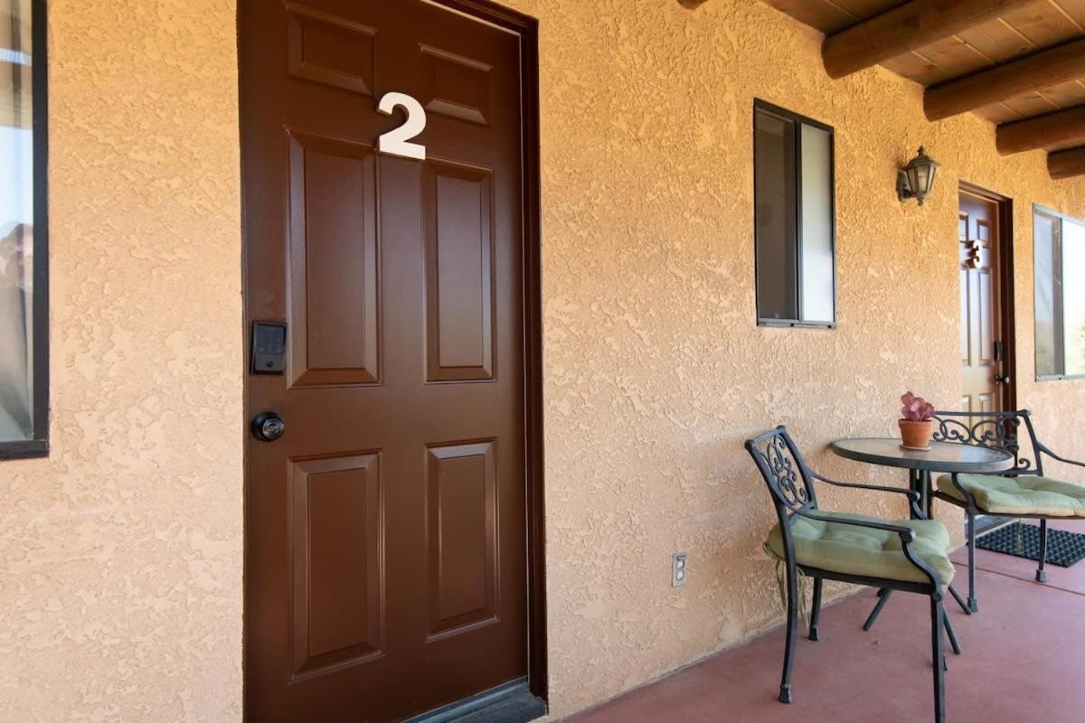 Renovated Lodge - Room 2 With Pool Access Joshua Tree Εξωτερικό φωτογραφία