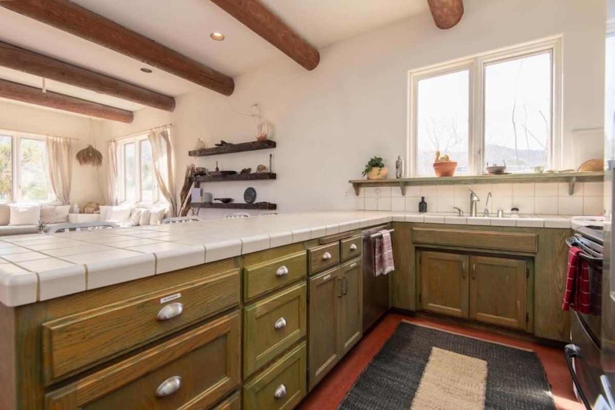 Renovated Lodge - Room 2 With Pool Access Joshua Tree Εξωτερικό φωτογραφία