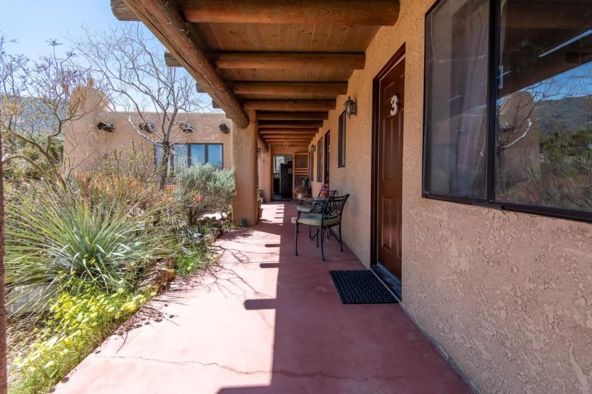 Renovated Lodge - Room 2 With Pool Access Joshua Tree Εξωτερικό φωτογραφία